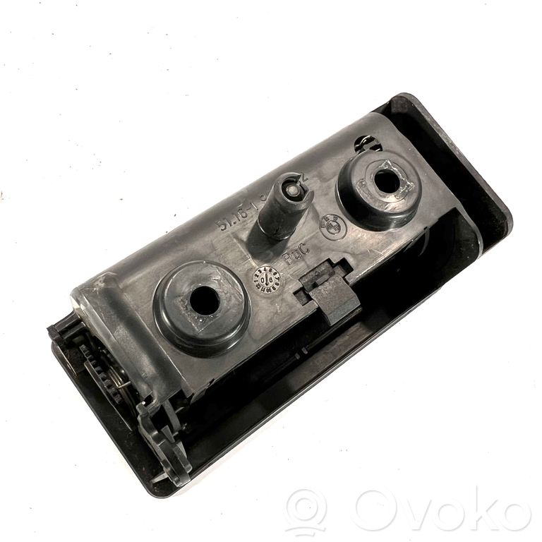 Пепельница (передняя)