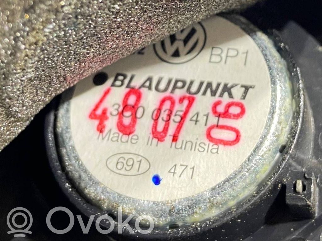 Augsto frekvenču skaļrunis (-i) priekšējās durvīs