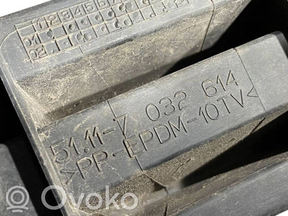 Apakšējais režģis (trīsdaļīgs)