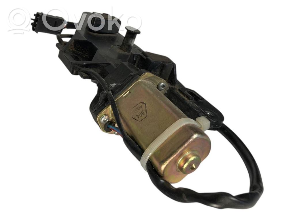 Aizmugurējā pārsega pievilcējs