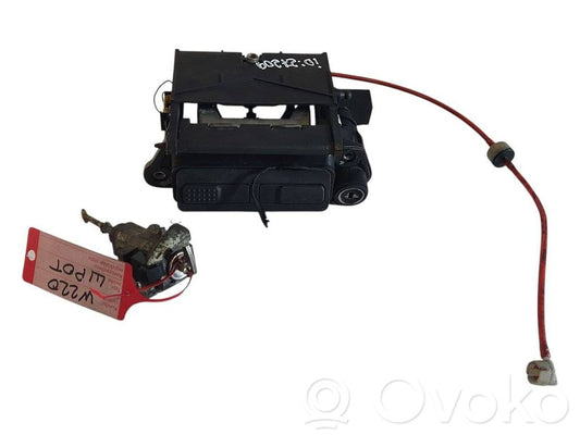 Aizvēršanas rokturis (aizmugurējā pārsega)