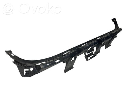 Rear bumper mounting bracket