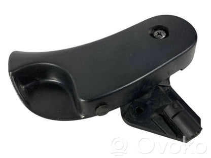 Dzinēja pārsega attaisīšanas rokturītis