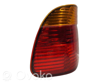 Aizmugurējais lukturis virsbūvē