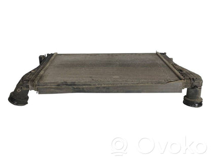 Starpdzesētāja radiators
