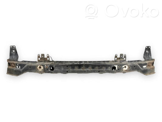 Priekšpusē bampera sija / balka