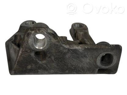 Priekšējā reduktora stiprinājums