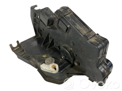 Aizmugurē slēdzene