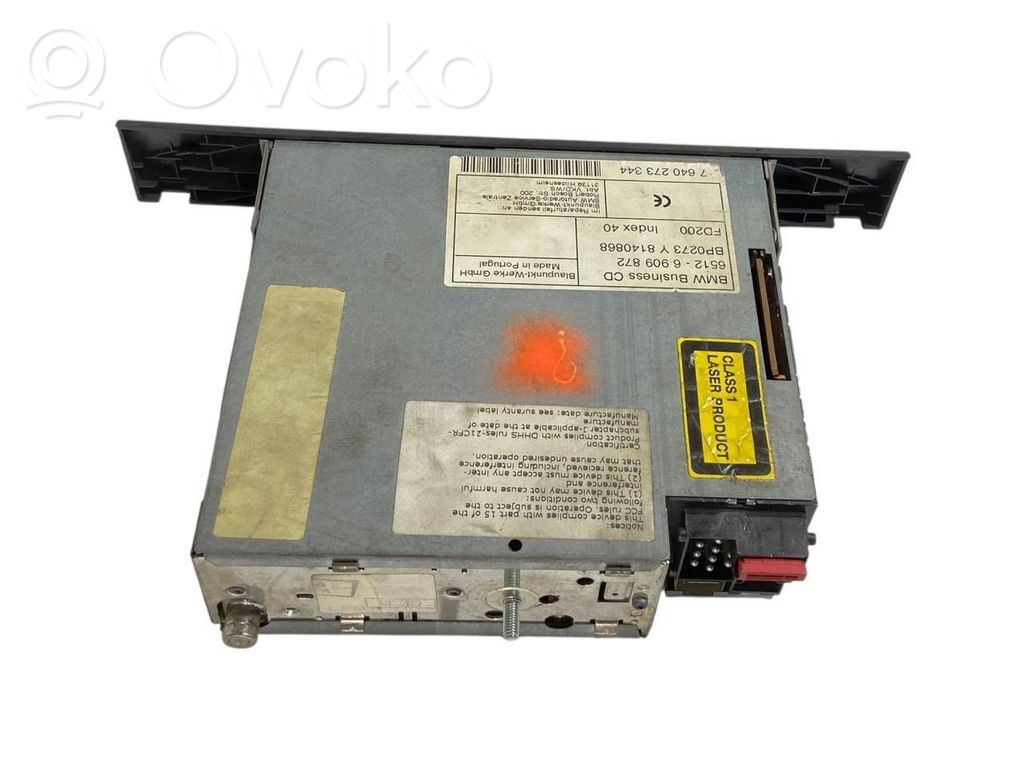 Radio / CD/DVD atskaņotājs / navigācija
