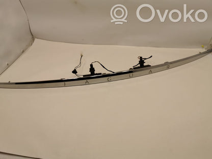 Полоса освещения номерного знака багажника