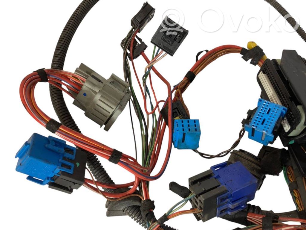 Dzinēja vadu instalācija