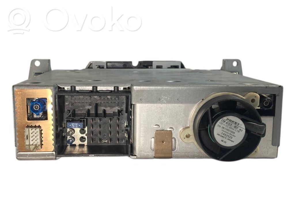 Radio / CD/DVD atskaņotājs / navigācija