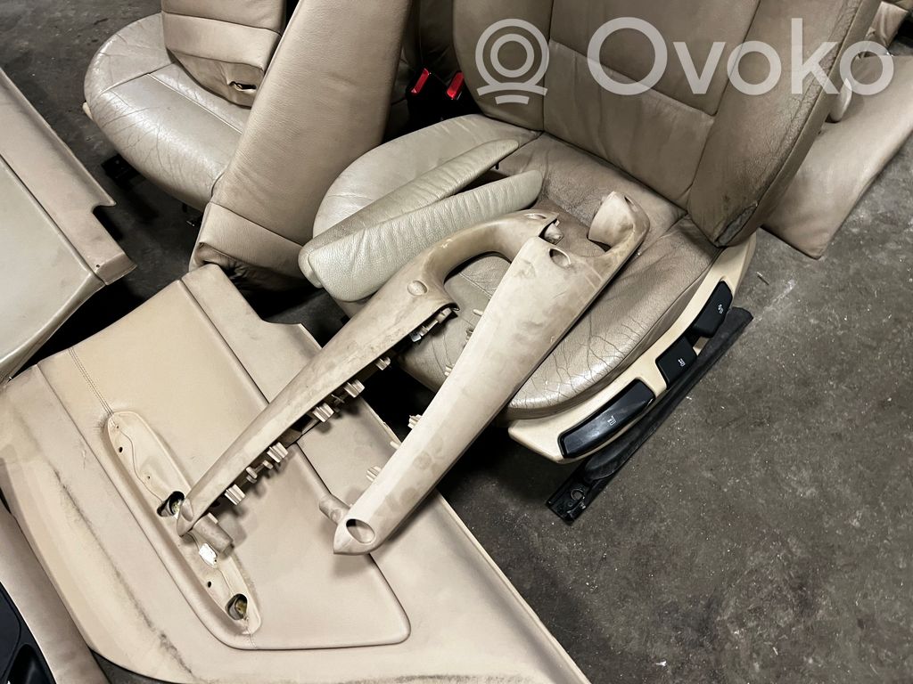 Sēdekļu un durvju dekoratīvās apdares komplekts