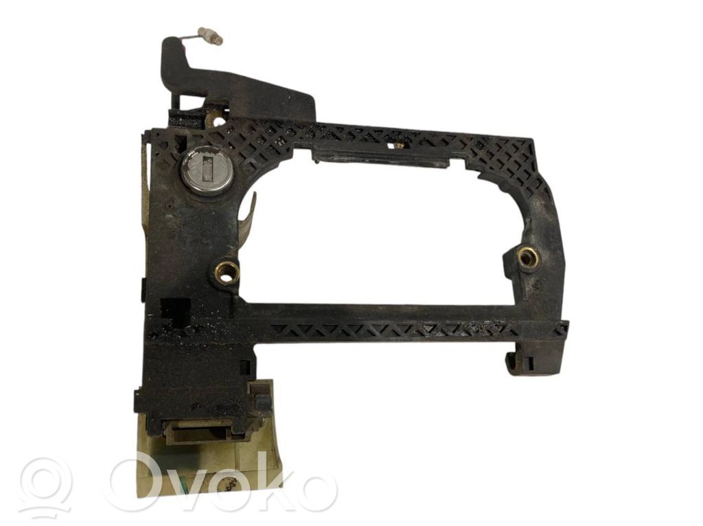 Holder/bracket for external opening handle at the front