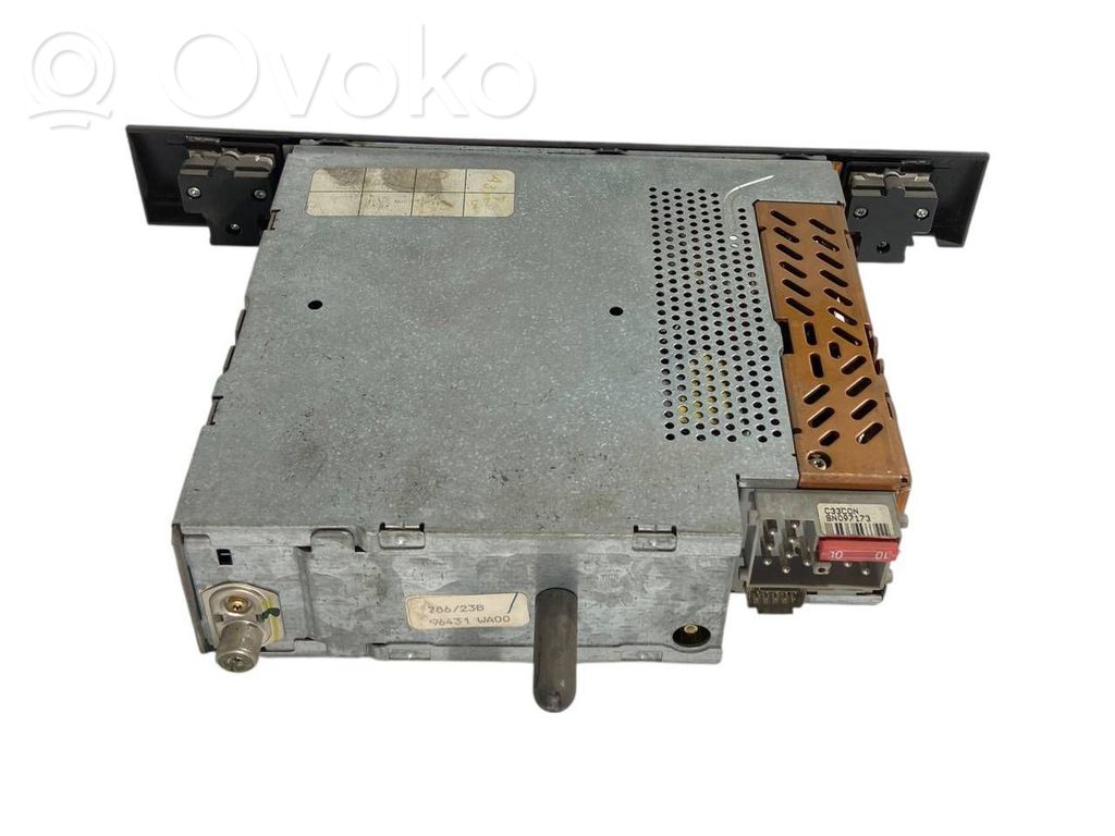 Radio / CD/DVD atskaņotājs / navigācija