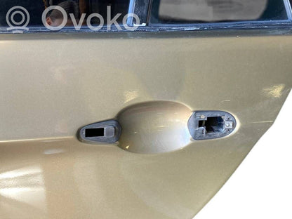 Aizmugurējās durvis