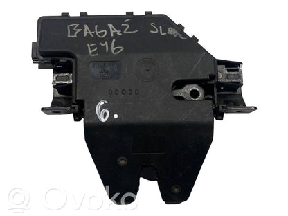 Замок задней крышки