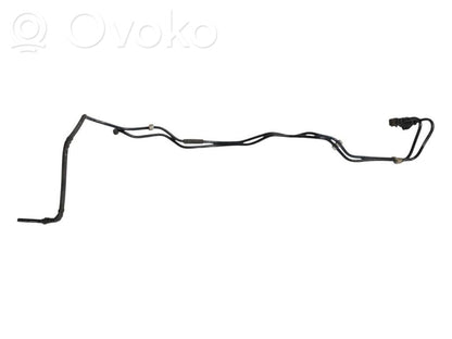Caurule (-es) / šļūtene (-es)