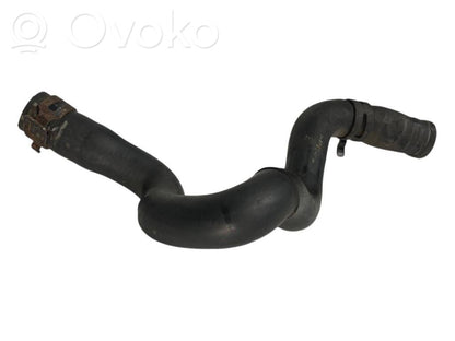 Caurulīte (-es) / šļūtene (-es)