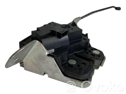 Aizmugurējā pārsega slēdzene