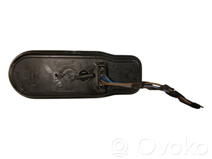 Держатель крышки заднего фонаря