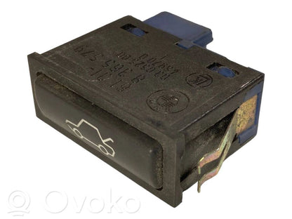 Aizmugures durvju atvēršanas slēdzis