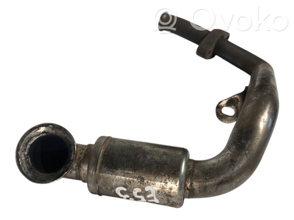 Caurulīte (-es) / šļūtene (-es)