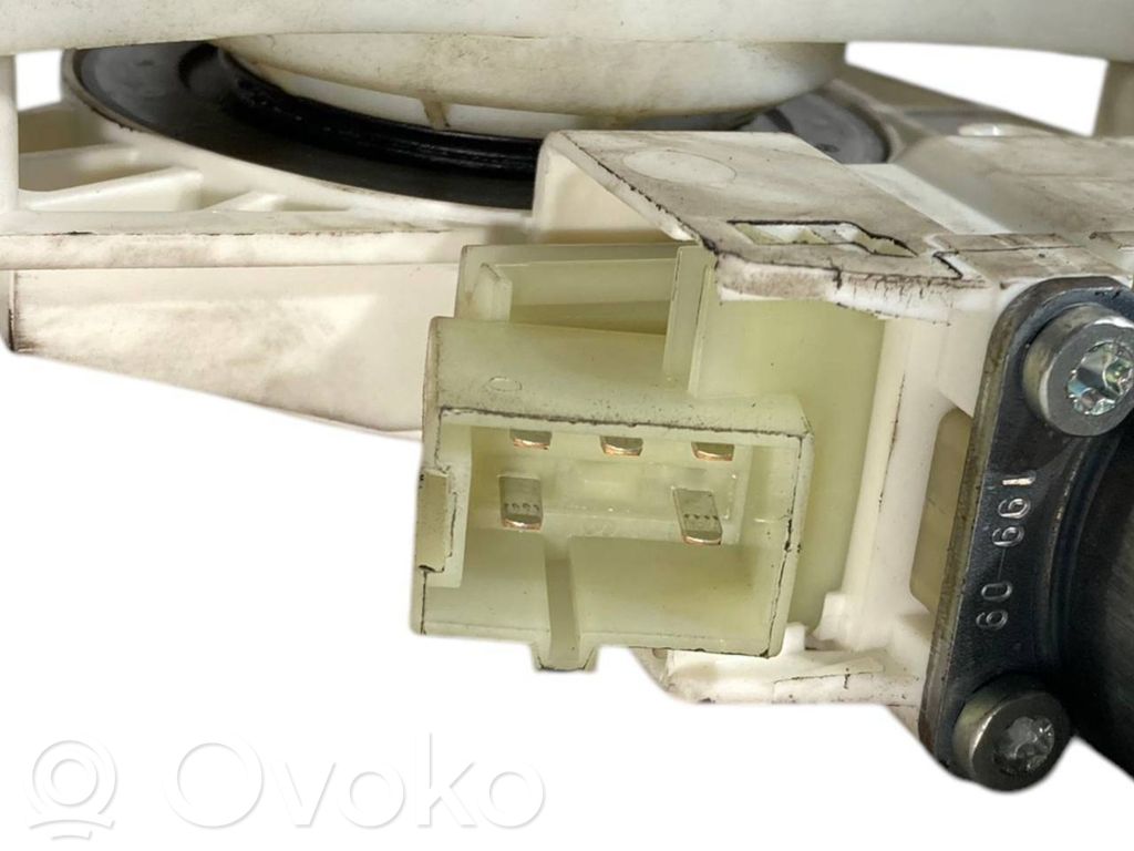 Priekšpusē elektriskā loga pacelšanas mehānisma komplekts