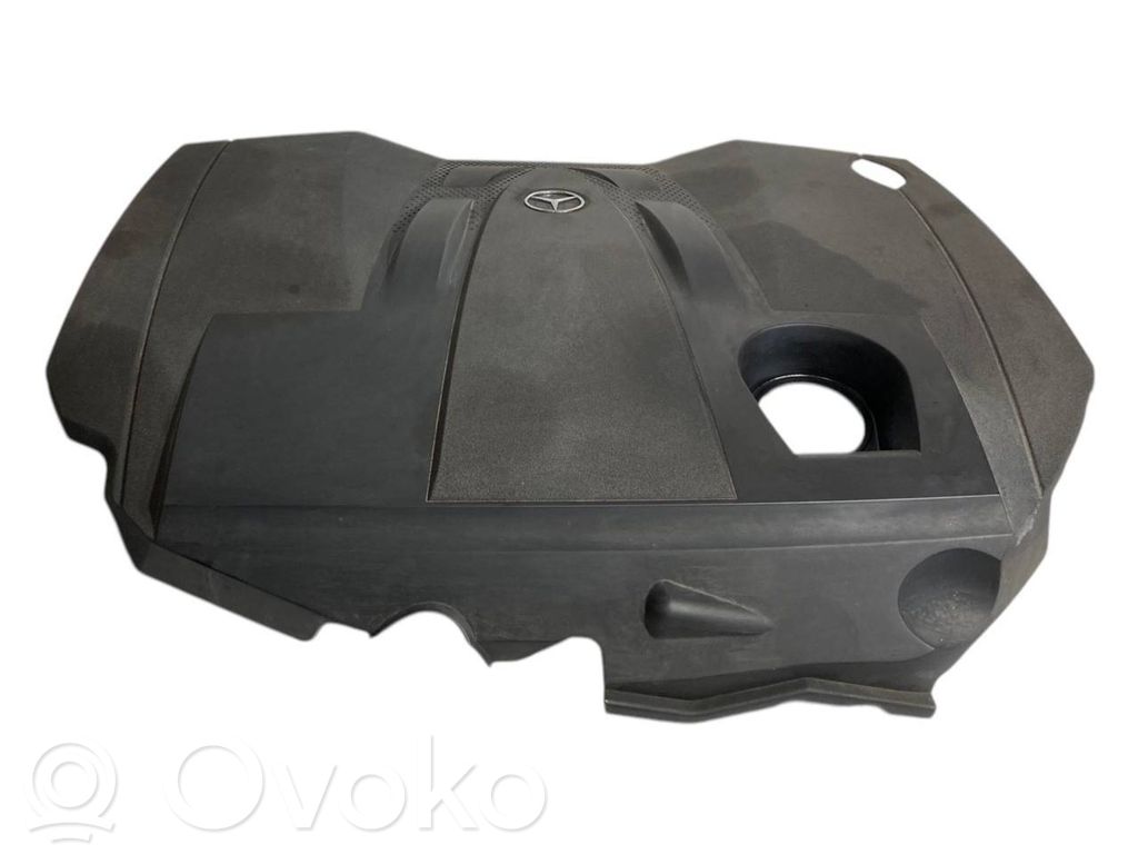 Dzinēja pārsegs (dekoratīva apdare)