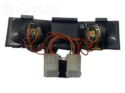 Cigarešu aizdedzināmais aizmugurē