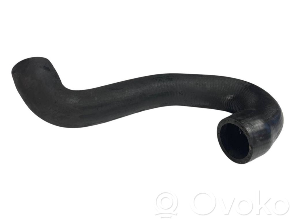 Caurulīte (-es) / šļūtene (-es)