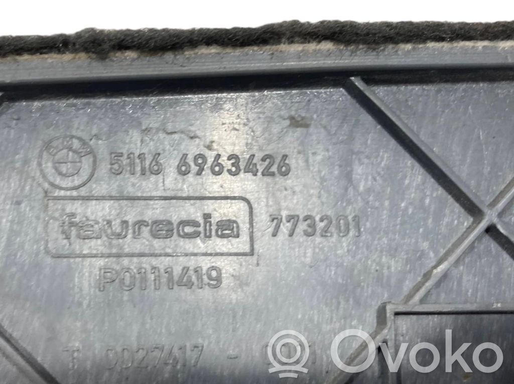 Side decorative trim panel