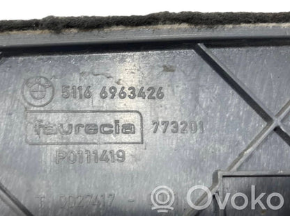 Side decorative trim panel