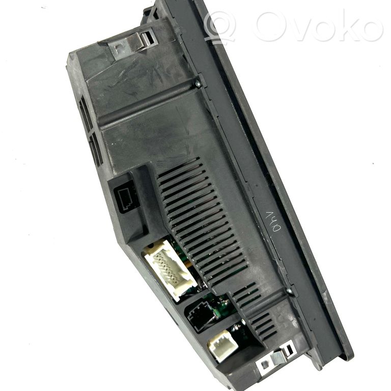 Air conditioning / climate control / interior heating control unit (in the passenger compartment)