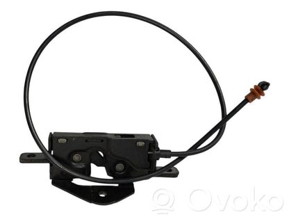 Aizmugurējā pārsega slēdzene