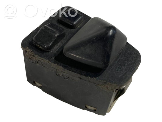 Sānu spoguļu slēdzis