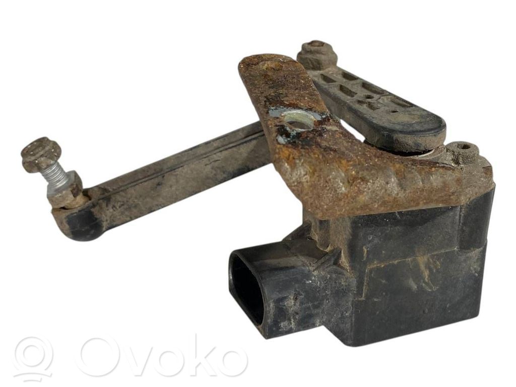 Augstuma sensors (priekšējo lukturu)