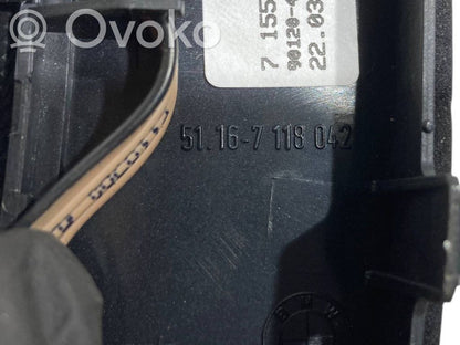 Ātrumu pārslēgšanas sviras dekoratīvā apdare (plastmasas)