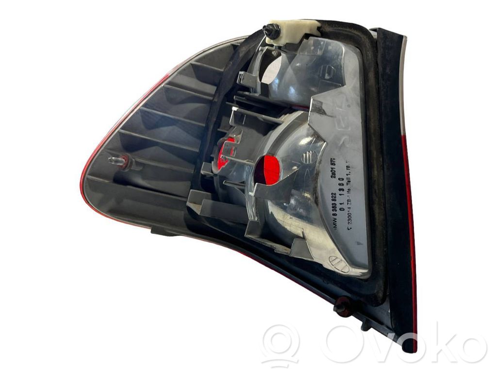 Aizmugurējais lukturis virsbūvē