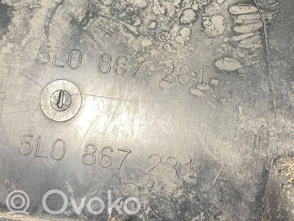 (B) statņa dekoratīvā apdare (apakšdaļa)