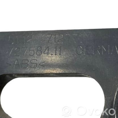 Rear bumper mounting bracket