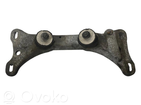 Transmission mounting bracket