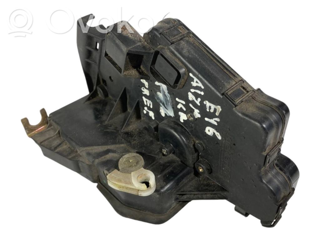 Aizmugurē slēdzene