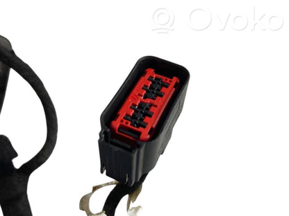 Skaļrunis (-i) priekšējās durvīs