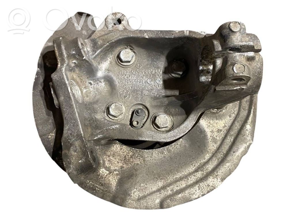 Priekšējā riteņa rumbas vārpstas šarnīrs (stupica, capfa)