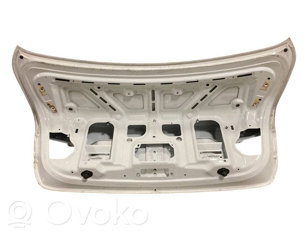 Aizmugurējais pārsegs (bagāžnieks)