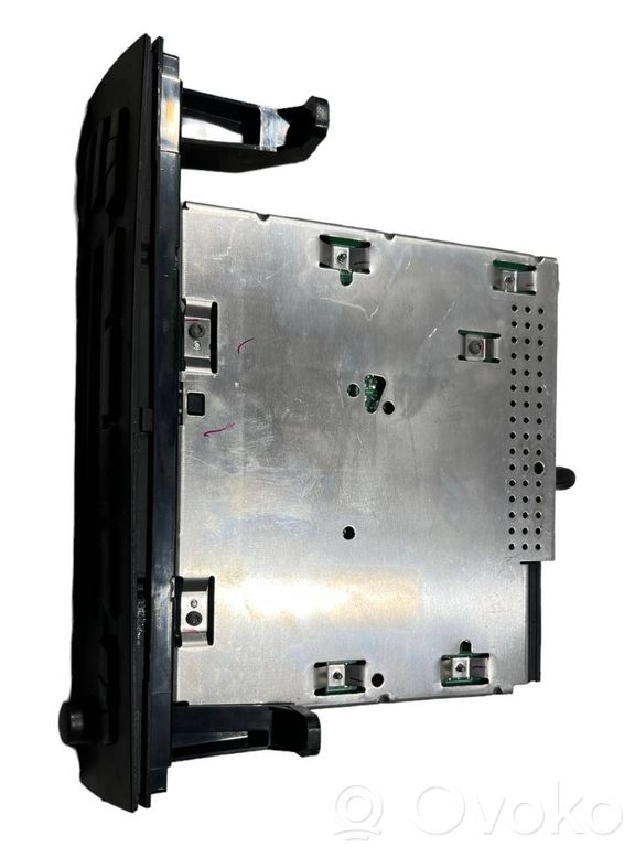 Радио / CD/DVD-плеер / навигация