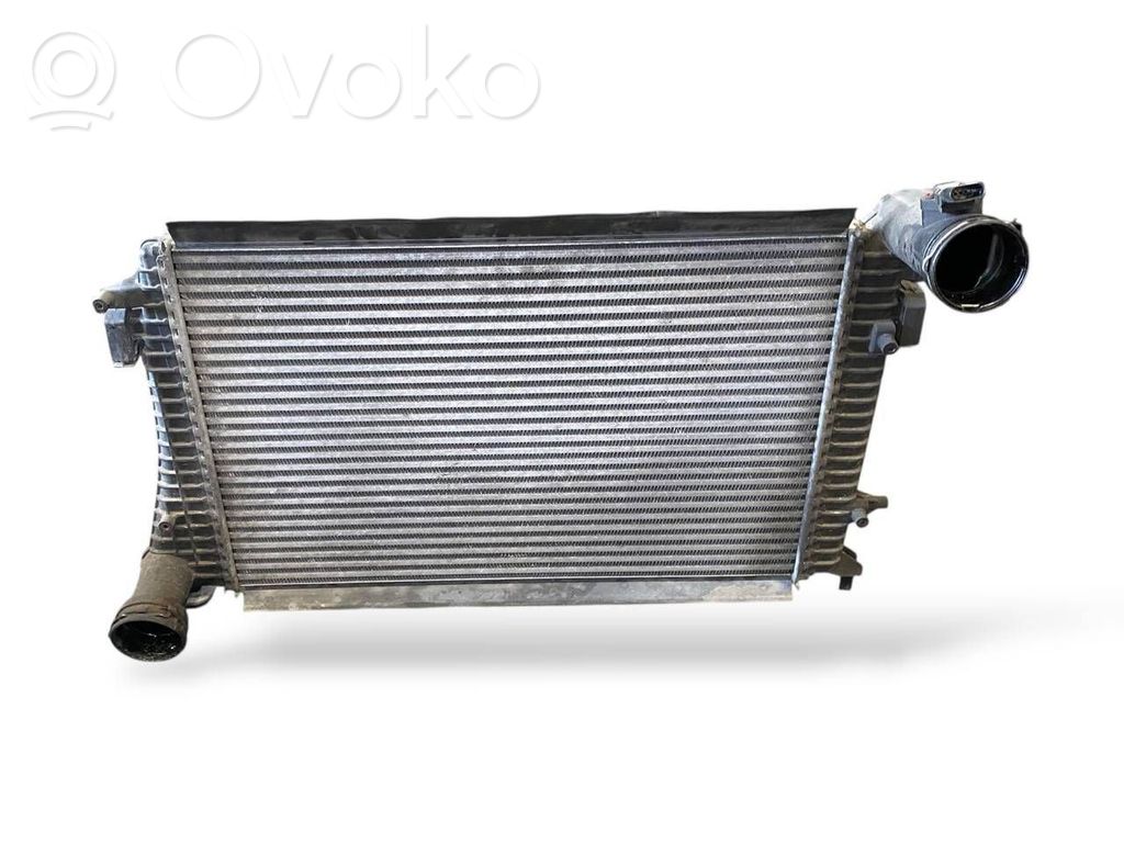 Starpdzesētāja radiators
