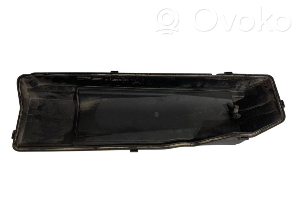 Gaisa filtra kastes vāks