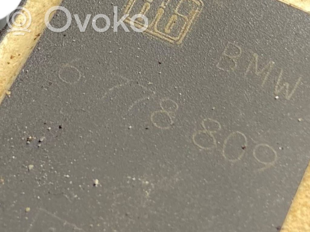 Augstuma sensors (priekšējo lukturu)